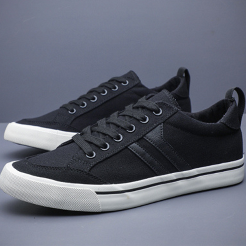 Nova Canvas Sneakers